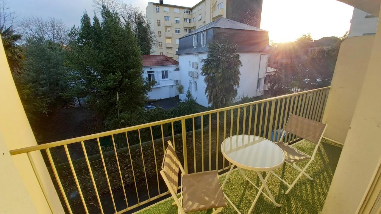 Au Petit Repere Palois -Studio - Centre Ville-Balcon-Wifi Fibre Pau Bagian luar foto