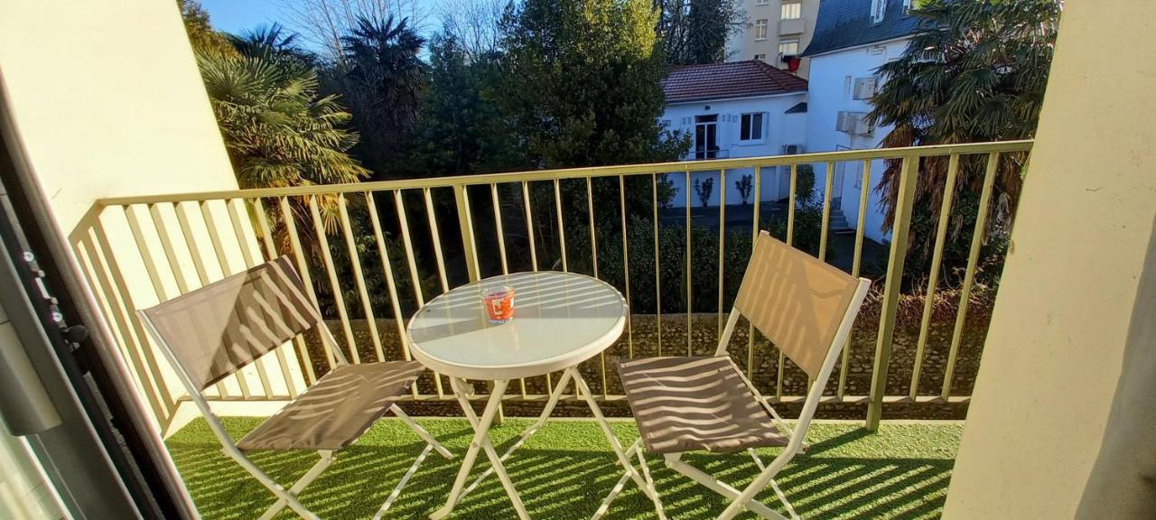 Au Petit Repere Palois -Studio - Centre Ville-Balcon-Wifi Fibre Pau Bagian luar foto